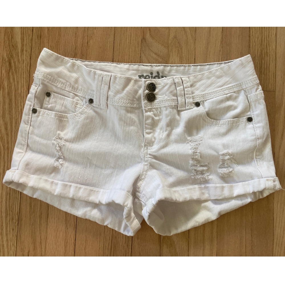Y2K Reign White Distressed Junior 7 Jean Shorts Coastal Cowgirl Western Summer